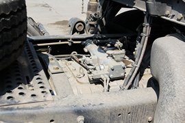 乘龙M5&nbsp;牵引车底盘                                                图片