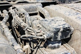 乘龙M5&nbsp;牵引车底盘                                                图片