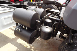 骏威J5K&nbsp;自卸车底盘                                                图片