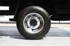 一汽解放 J6L中卡 180马力 4X2 6.8米LNG载货车(CA1160P62L4E1M5)