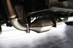 一汽解放 J6L中卡 180马力 4X2 6.8米LNG载货车(CA1160P62L4E1M5)