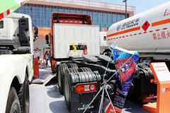 联合卡车 U340重卡 K金版 400马力 6X4 LNG牵引车(SQR4252N6ZT4)