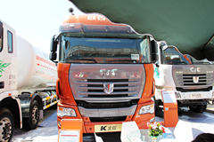 联合卡车 U340重卡 K金版 400马力 6X4 LNG牵引车(SQR4252N6ZT4)