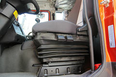 联合卡车 U340重卡 K金版 400马力 6X4 LNG牵引车(SQR4252N6ZT4)