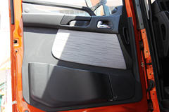 联合卡车 U340重卡 K金版 400马力 6X4 LNG牵引车(SQR4252N6ZT4)