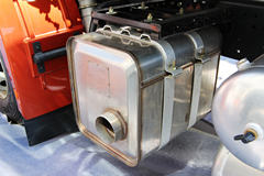 联合卡车 U340重卡 K金版 400马力 6X4 LNG牵引车(SQR4252N6ZT4)