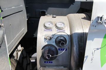 ���Ͽ��� U340 340���� 6X4 5.6��LNG��ж��(SQR3252N6T4)ͼƬ