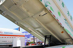 联合卡车 U340 340马力 6X4 5.6米LNG自卸车(SQR3252N6T4)