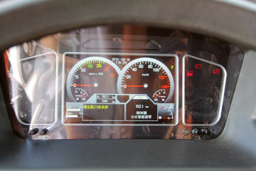 联合U系&nbsp;液化气体运输车驾驶室图片