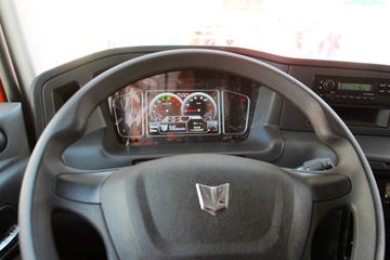 联合U系&nbsp;液化气体运输车驾驶室图片