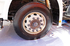 联合卡车U340 340马力 8X4 LNG运输车(SQR1311N6T6-E) 联合卡车U340 340马力 8X4 LNG运输车(SQR1311N6T6-E)