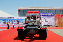 北奔 V3M重卡 336马力 6X2 LNG牵引车(ND4240L27J7Z01)