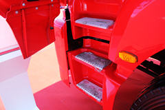 北奔 V3M重卡 336马力 6X2 LNG牵引车(ND4240L27J7Z01)