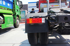陕汽重卡 德龙新M3000 336马力 6X2 LNG牵引车(SX4256GR279TL)