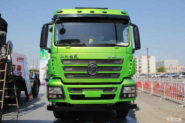 陕汽康明斯 德龙新M3000 城建加强版 345马力 6X4 5.6米自卸车(SX3250MB384)