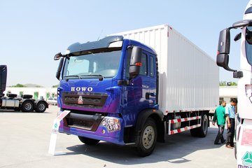 中国重汽 HOWO T5G中卡 180马力 4X2 6.9米排半厢式载货车(ZZ5167XXYH501GD1)