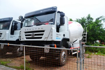 上汽红岩 杰狮 390马力 6X4 4.2方混凝土搅拌车(CQ5256GJBHTVG444H)