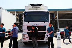 中国重汽 汕德卡SITRAK G7H 280马力 8X4 冷藏车(中集牌)(ZZ1316M466GD1)