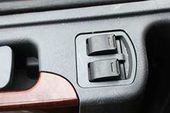 东风柳汽 乘龙M5重卡 310马力 8X4 9.6米仓栅式载货车(LZ5311CCYQELA)