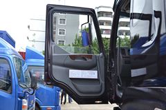 东风柳汽 乘龙M5重卡 240马力 6X2 9.6米排半载货车(底盘)(LZ5250XXYM5CA)