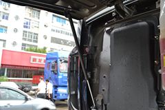 东风柳汽 乘龙M5重卡 240马力 6X2 9.6米排半载货车(底盘)(LZ5250XXYM5CA)