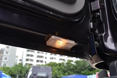 东风柳汽 乘龙M3中卡 180马力 4X2 7.7米厢式排半载货车(LZ5162XXYRAPA)