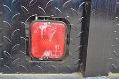 东风柳汽 乘龙M3中卡 180马力 4X2 7.7米厢式排半载货车(LZ5162XXYRAPA)