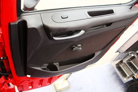 创虎XCIENT&nbsp;自卸车驾驶室                                               图片