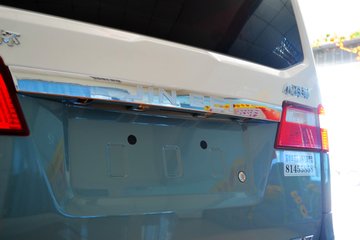 �� С��ʨ 82���� 1.3L�����(SY6420C4SBW)(����)ͼƬ