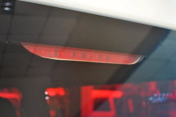 �� С��ʨ 82���� 1.3L�����(SY6420C4SBW)(����)ͼƬ