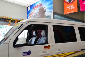 �� С��ʨ 82���� 1.3L�����(SY6420C4SBW)(����)ͼƬ