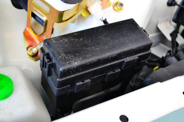 �� С��ʨ 82���� 1.3L�����(SY6420C4SBW)(����)ͼƬ