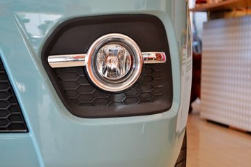 �� С��ʨ 82���� 1.3L�����(SY6420C4SBW)(����)ͼƬ