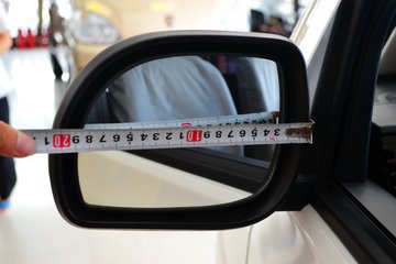 �� С��ʨ 82���� 1.3L�����(SY6420C4SBW)(����)ͼƬ