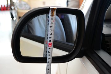 �� С��ʨ 82���� 1.3L�����(SY6420C4SBW)(����)ͼƬ