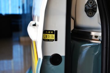 �� С��ʨ 82���� 1.3L�����(����)ͼƬ