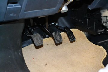 �� С��ʨ 82���� 1.3L�����(����)ͼƬ