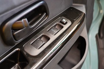 �� С��ʨ 82���� 1.3L�����(����)ͼƬ