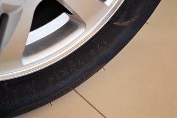 �� С��ʨ 82���� 1.3L�����(SY6420C4SBW)(����)ͼƬ