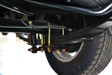 �� С��ʨ 82���� 1.3L�����(SY6420C4SBW)(����)ͼƬ