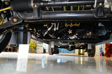 �� С��ʨ 82���� 1.3L�����(SY6420C4SBW)(����)ͼƬ