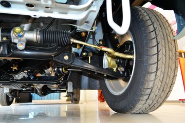 �� С��ʨ 82���� 1.3L�����(SY6420C4SBW)(����)ͼƬ