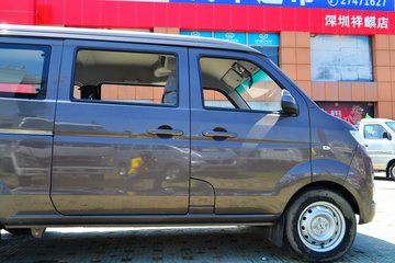 �� С��ʨ 82���� 1.3L�����(SY6420C4SBW)ͼƬ