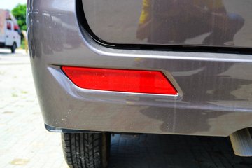 �� С��ʨ 82���� 1.3L�����(SY6420C4SBW)ͼƬ