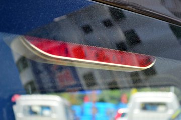 �� С��ʨ 82���� 1.3L�����(SY6420C4SBW)ͼƬ