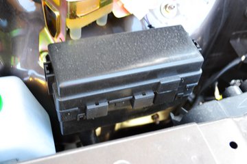 �� С��ʨ 82���� 1.3L�����(SY6420C4SBW)ͼƬ