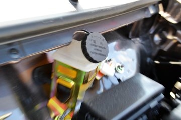 �� С��ʨ 82���� 1.3L�����(SY6420C4SBW)ͼƬ