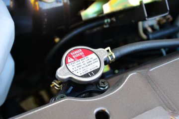 �� С��ʨ 82���� 1.3L�����(SY6420C4SBW)ͼƬ