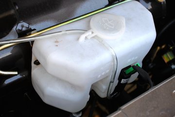 �� С��ʨ 82���� 1.3L�����(SY6420C4SBW)ͼƬ