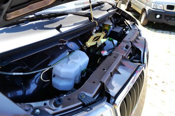 �� С��ʨ 82���� 1.3L�����(SY6420C4SBW)ͼƬ